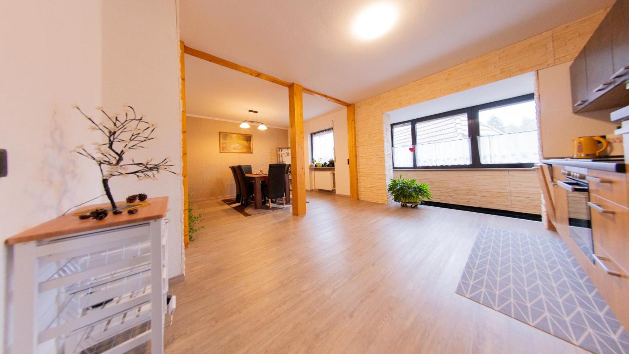 May-Homestay-Saar نوينكيرشن المظهر الخارجي الصورة