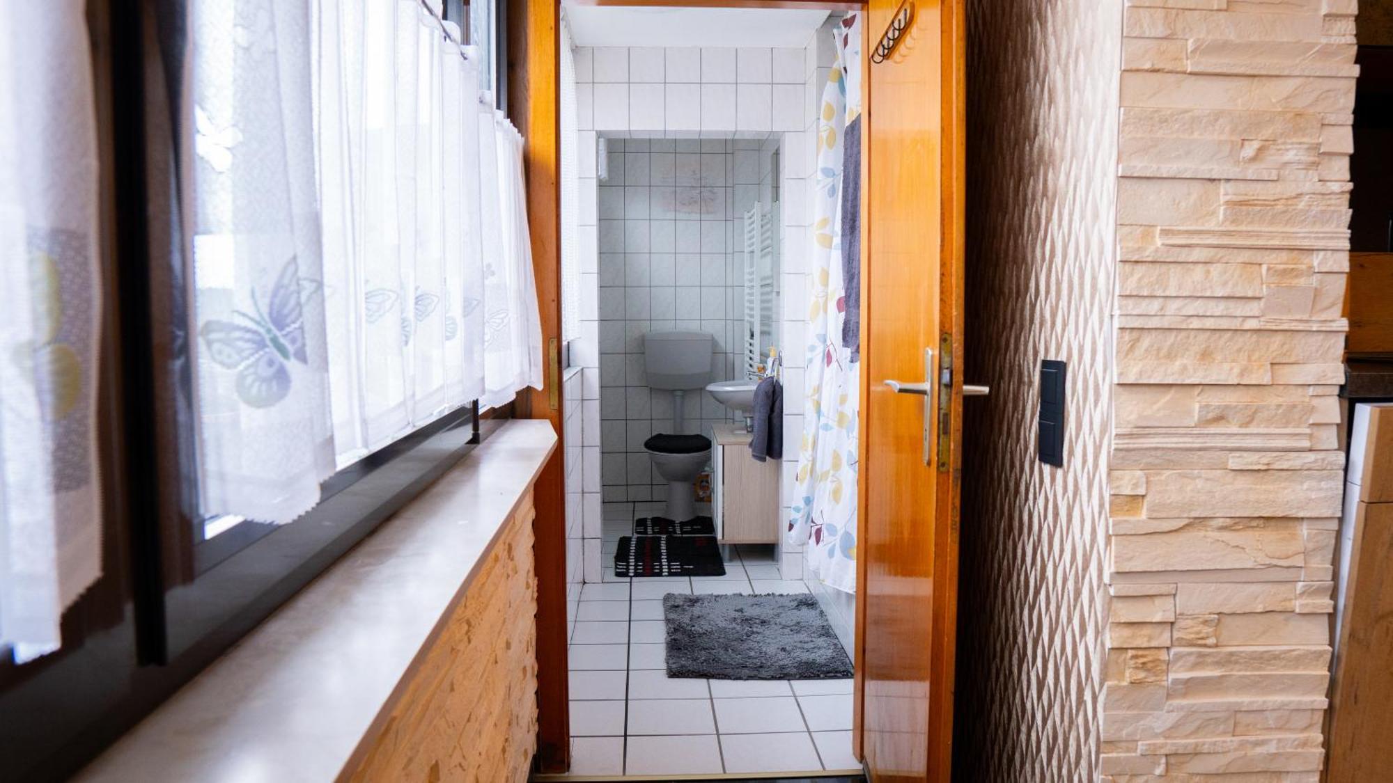 May-Homestay-Saar نوينكيرشن المظهر الخارجي الصورة